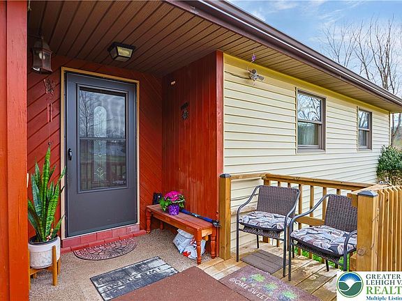 2nd image of 3134 Ross Rd