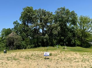 819 Academy Cir, Nevada, IA 50201