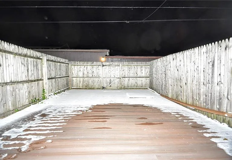 120 Jamestown Ct — Photo 8
