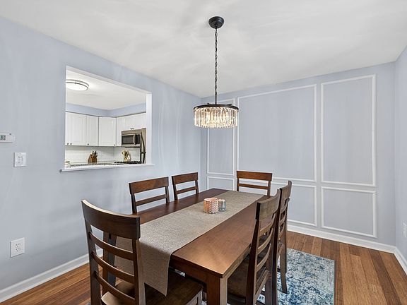 5th image of 477 Cherry Ct