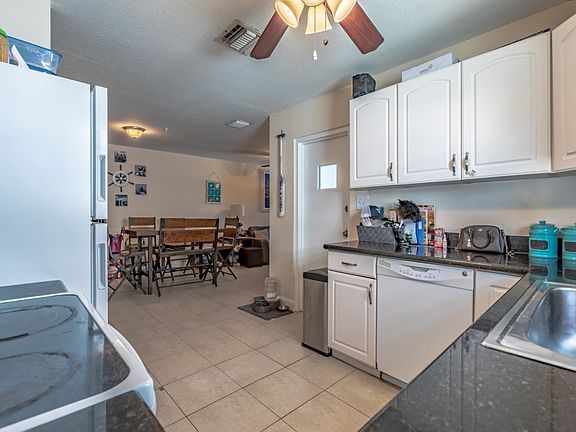 4th image of 1611 Venetian Dr #102