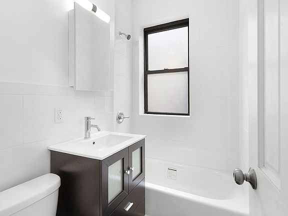 5th image of 346 W 56th St APT 5C