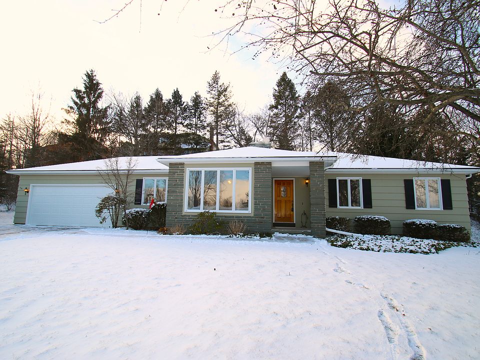 1st image of 5 Barnswallow Dr