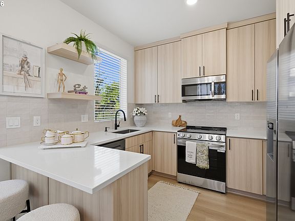 3rd image of 7043 SE 60th Ave