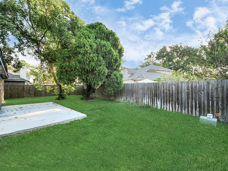3611 Bee Bayou Ln — Photo 31