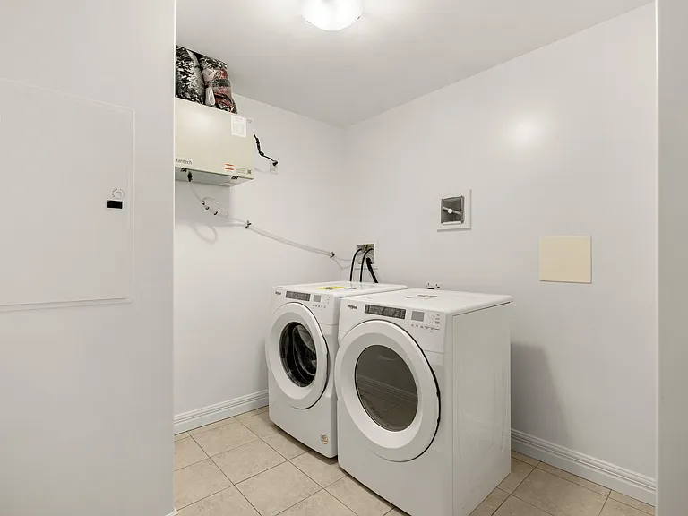 235 Baker Dr — Photo 17