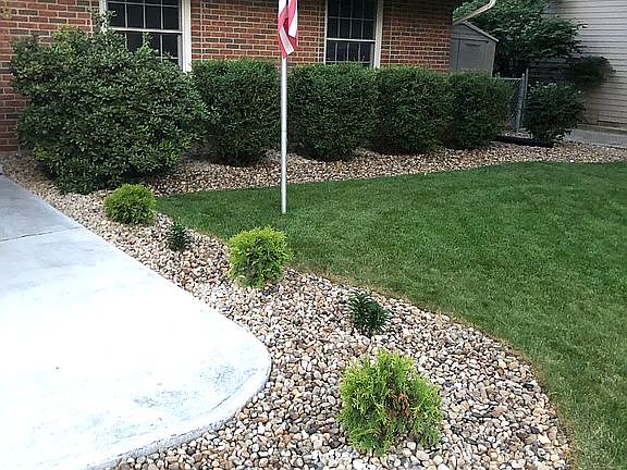 3rd image of 818 Kimberly Dr