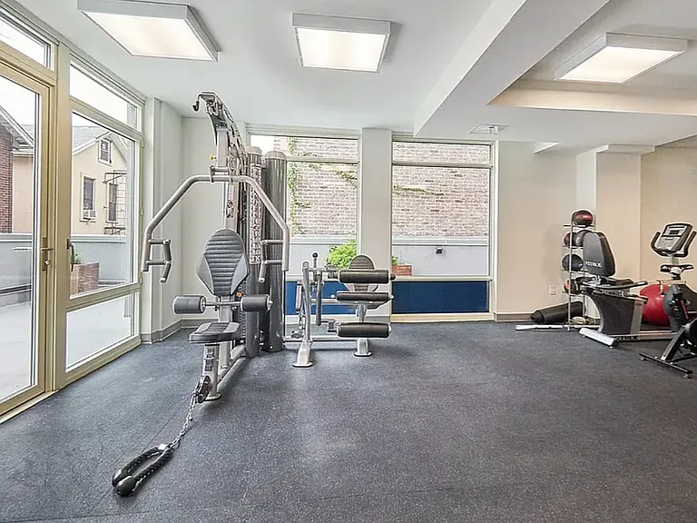 3440 Guider Ave #4 — Photo 11