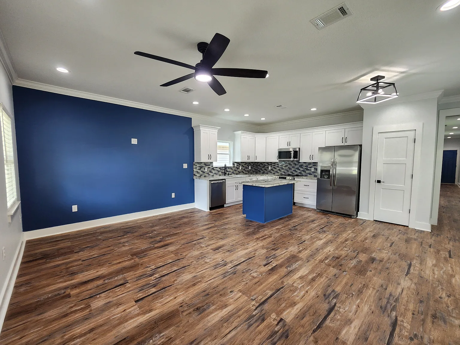 3 bed, 1344 sqft, $2,250 — Photo 2