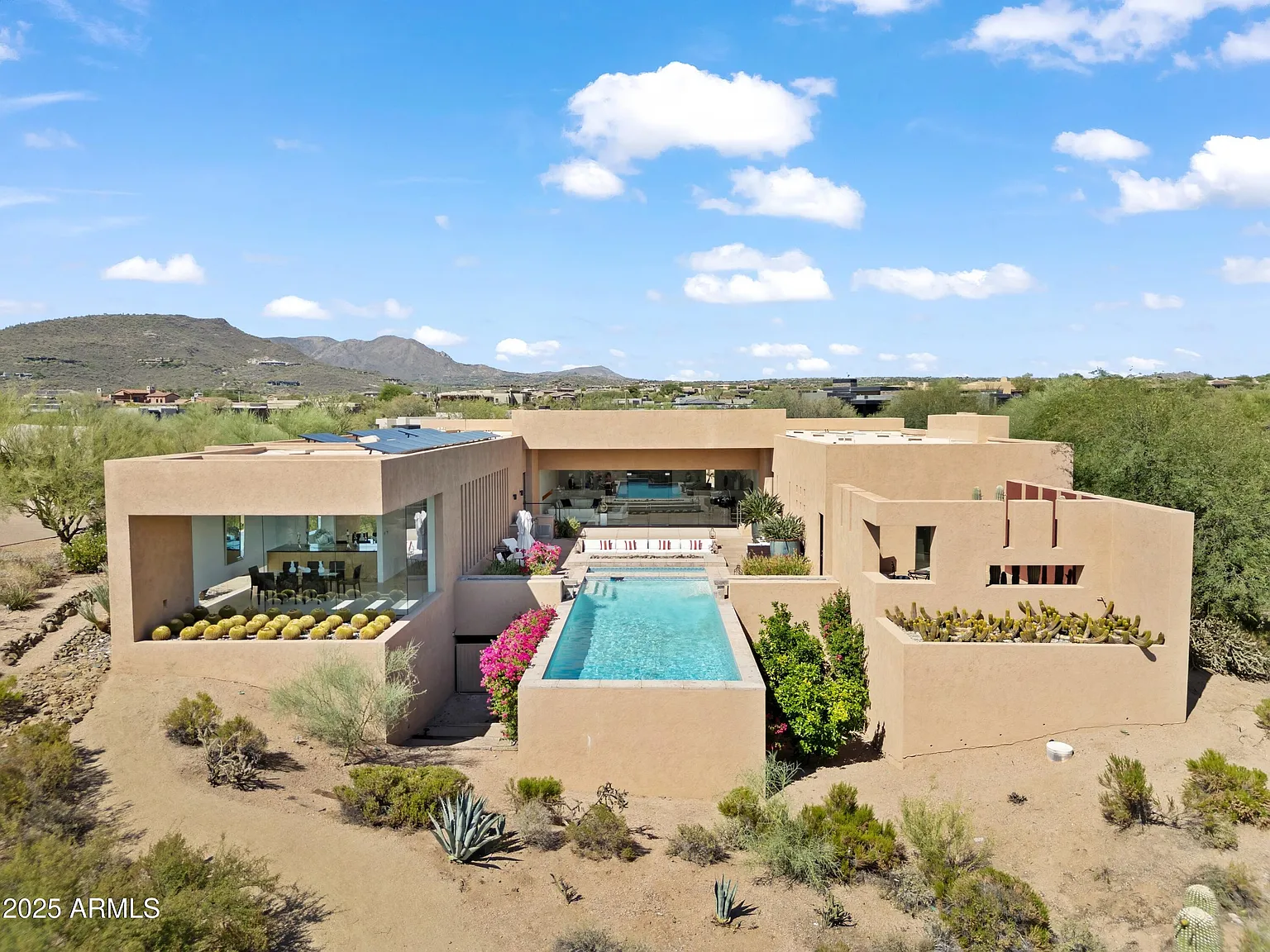3 bed, 6.0 bath, 7905 sqft, $20,000 — Photo 2