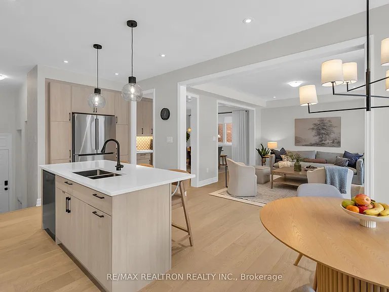 669 Newlove St — Photo 23