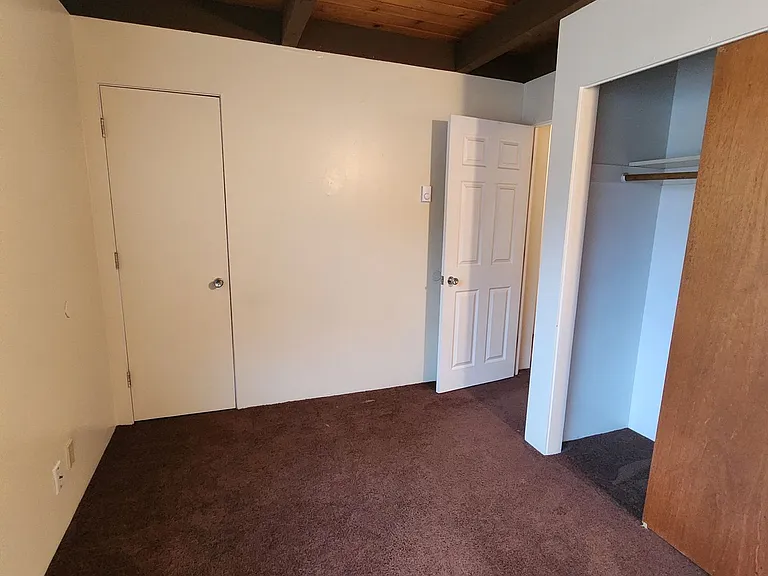 840 SW Grove St — Photo 45