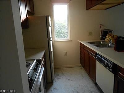 4th image of 208 Park Ave APT 20