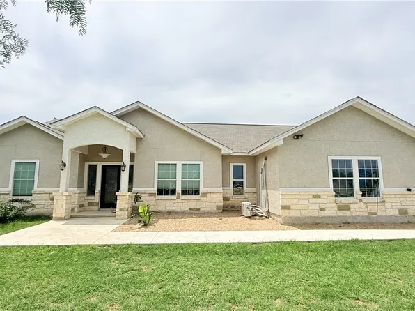 105 Hidden Hvn, Floresville, TX 78114