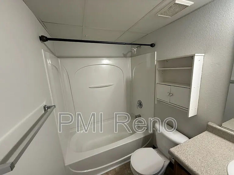 Big Horn Apartments — Photo 7