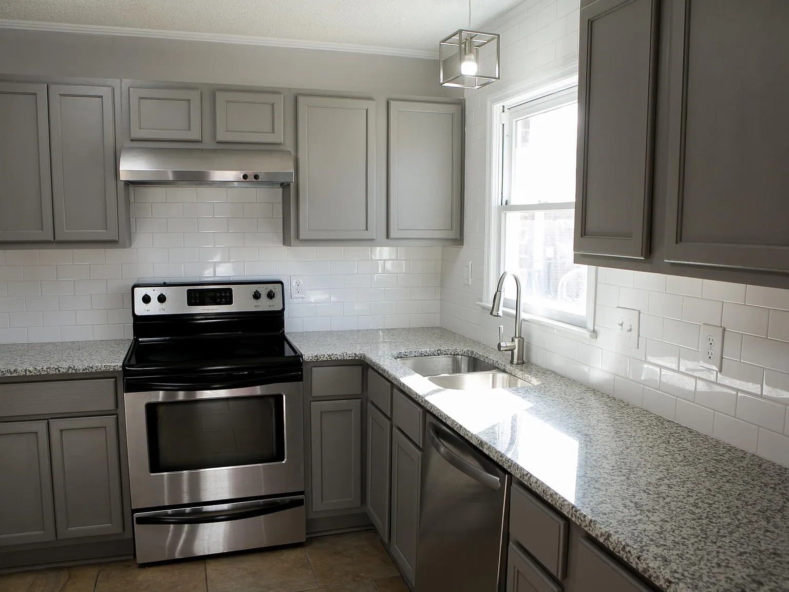 3 bed, 1150 sqft, $1,500 — Photo 2