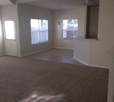 4th image of 19 Dunthorte Ln