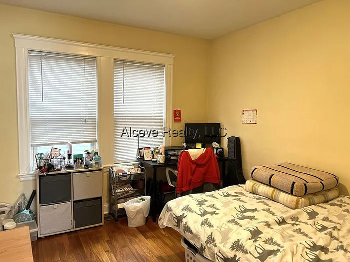 Silvey Pl — Photo 12