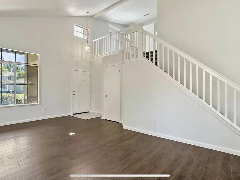 9381 Windrift Ln — Photo 4