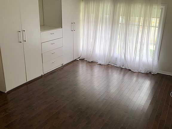 5th image of 236 S Rexford Dr #1