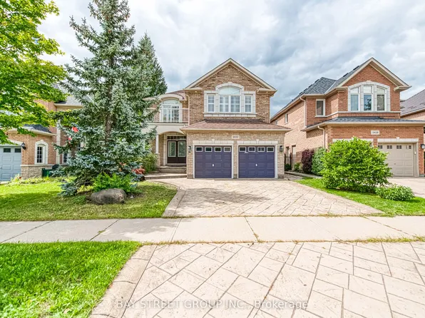 2422 Hertfordshire Way, Oakville, ON L6H 7M8