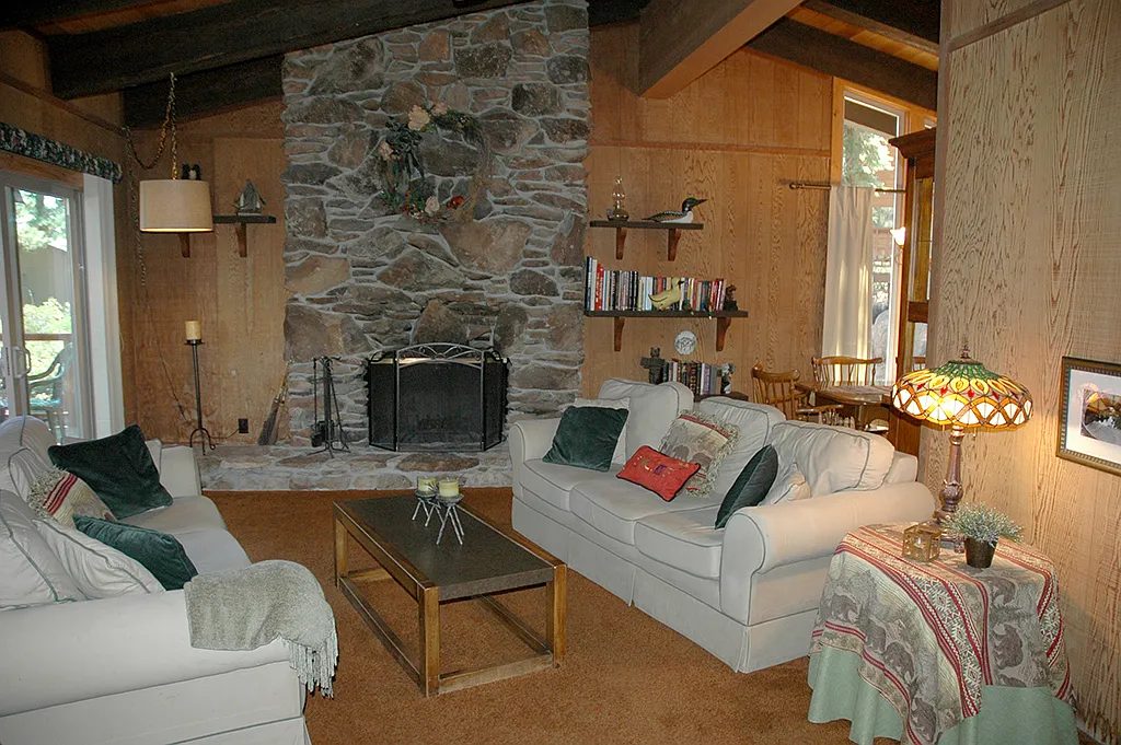 3 bed, 2.5 bath, 1942 sqft, $3,300 — Photo 2
