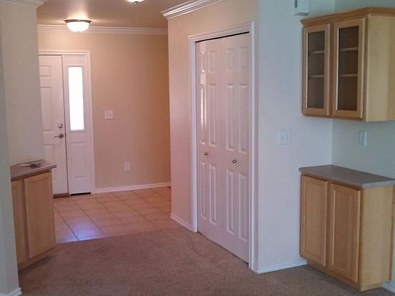 3rd image of 922 Orchid Pl #101