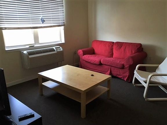 2nd image of 1718 N Sydenham St APT 1D