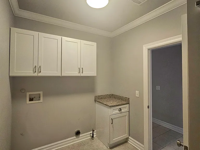 1411 S Gary Pl — Photo 6