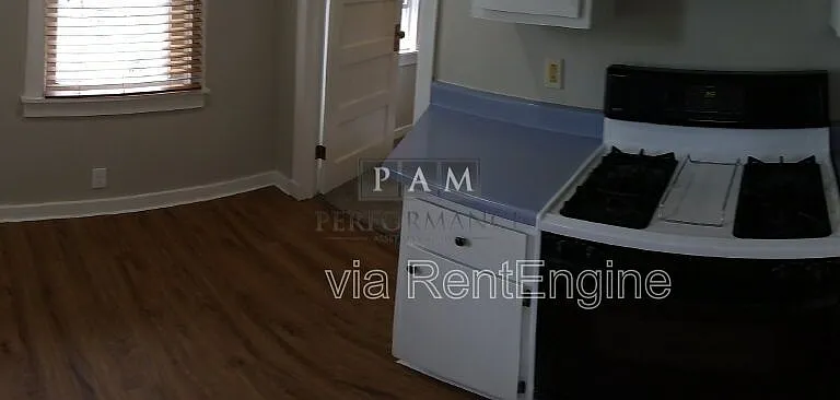 1521 N Jefferson St #A — Photo 5