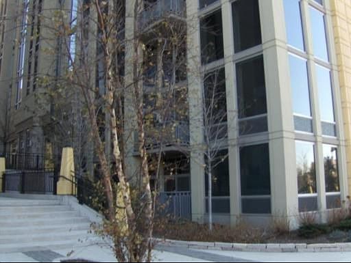 1st image of 700 N Larrabee St APT 810
