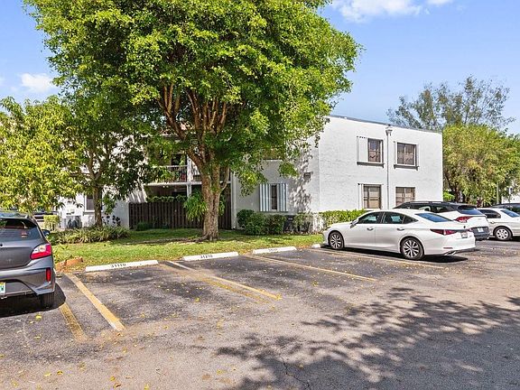 3rd image of 9433 Fontainebleau Boulevard #212