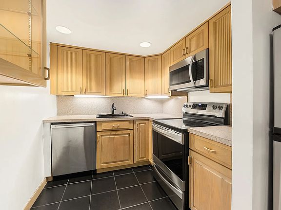 4th image of 130 Water St APT 12D