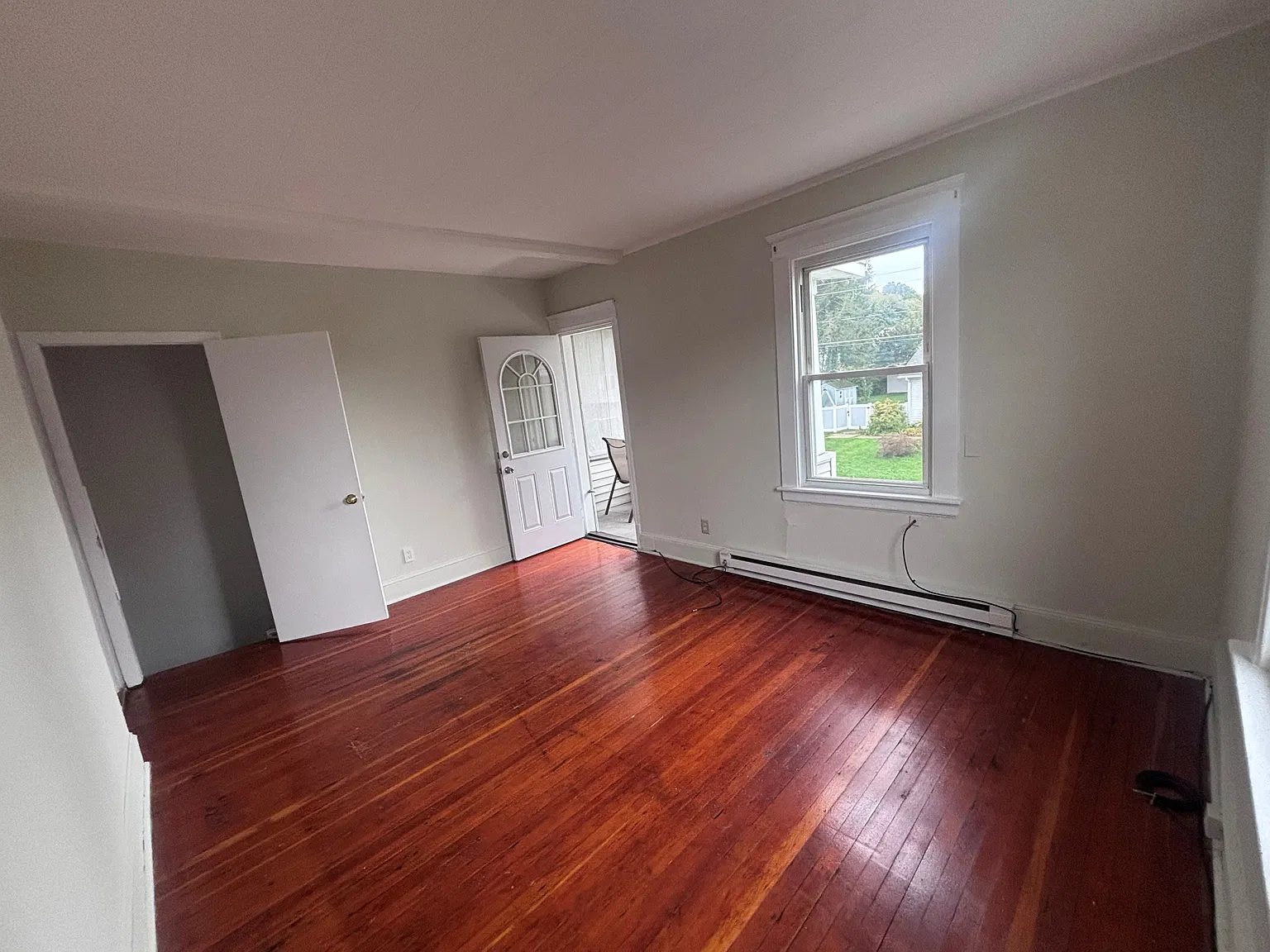 3 bed, 1200 sqft, $1,800 — Photo 3