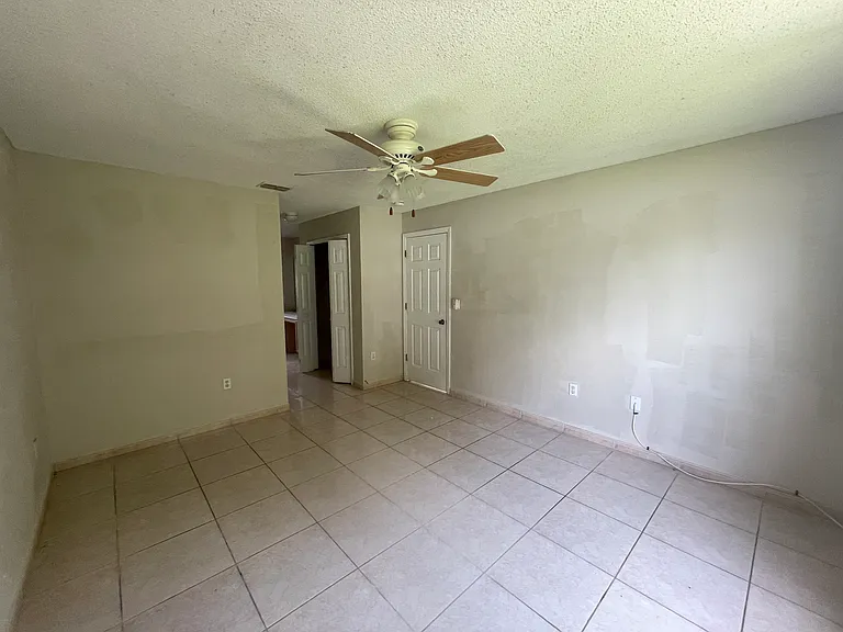 569 Pinehurst Cv — Photo 11