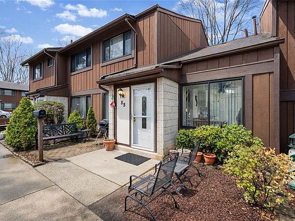 2nd image of 55 Rumson Rd #55