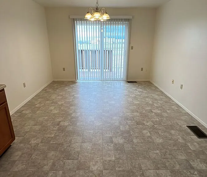 284 Wilder Ct — Photo 3