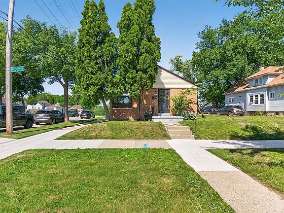2nd image of 4701 N 30th STREET