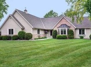 435 Nickelby Ct, Delafield, WI 53018