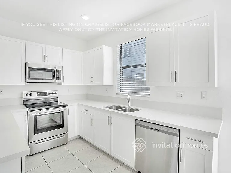 2839 SW 16th Ter — Photo 8