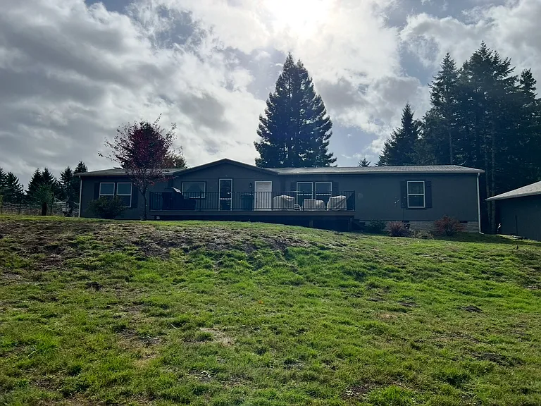 1033 Camelot Dr S — Photo 22