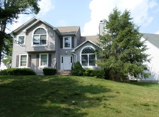 11 Fox Hollow Trl, Bernardsville, NJ 07924