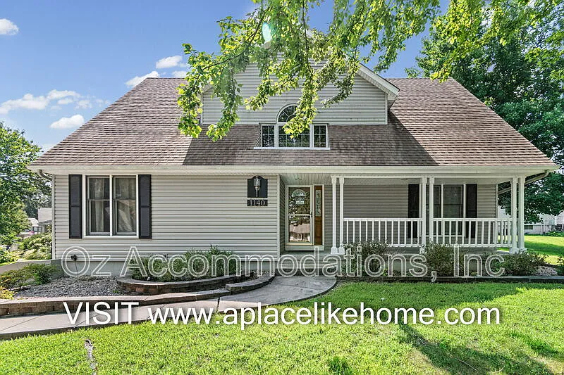1140 SW Huntington Dr