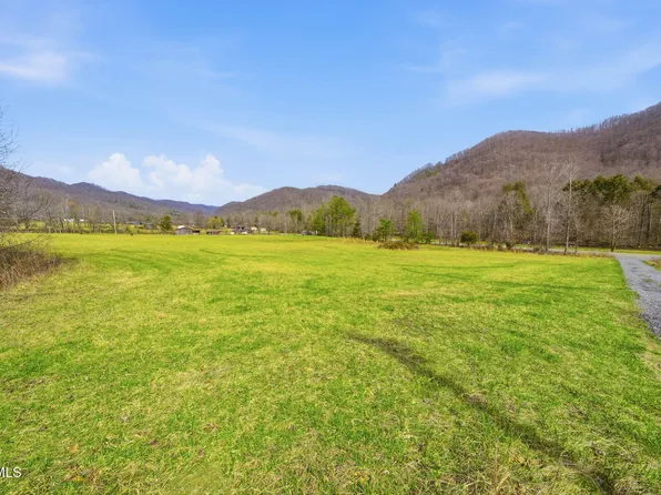 724 Dry Creek Rd, Jonesborough, TN 37659