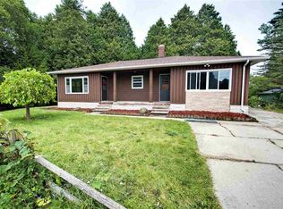 2121 Hawthorne Ave, Two Rivers, WI 54241