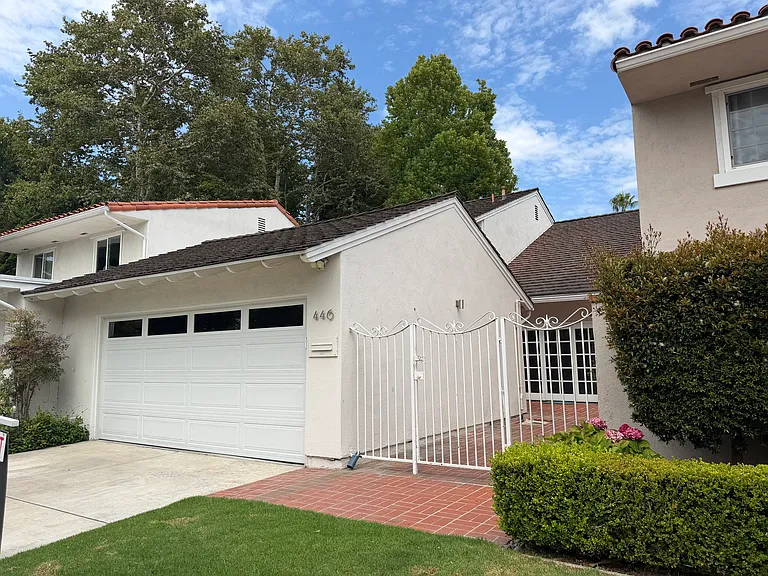 446 Vista Roma — Photo 33