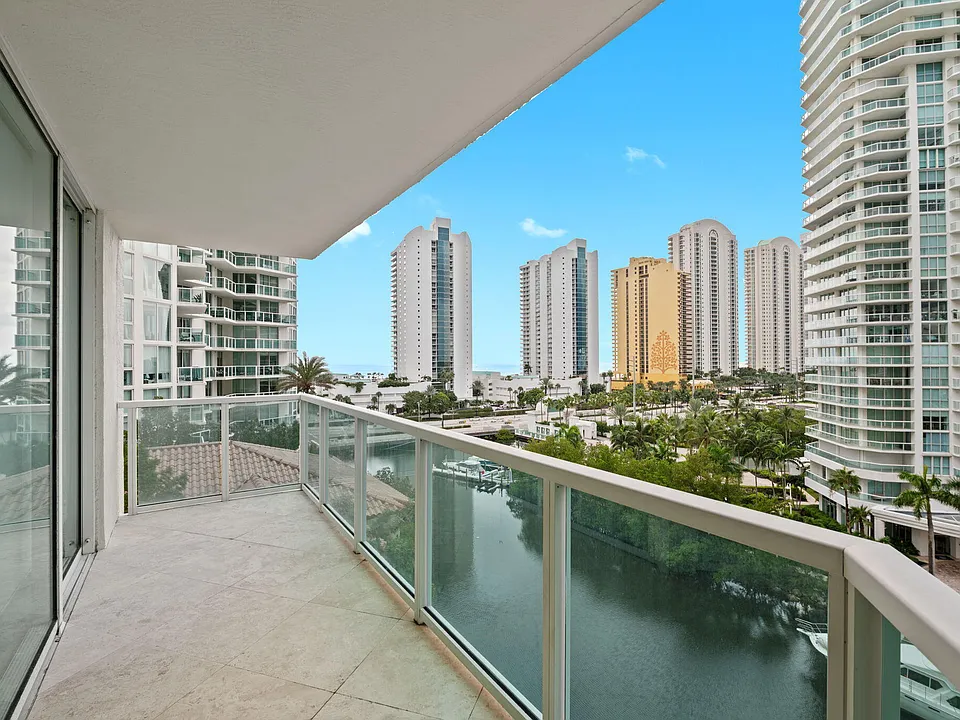 200 Sunny Isles Blvd #2806