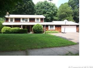 33 Dadio Rd, Hamden, CT 06517