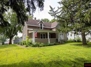 105 Park Ave NW, Elysian, MN 56028