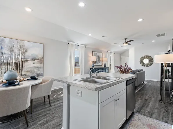 195 Jonathan Dr, Odenville, AL 35120